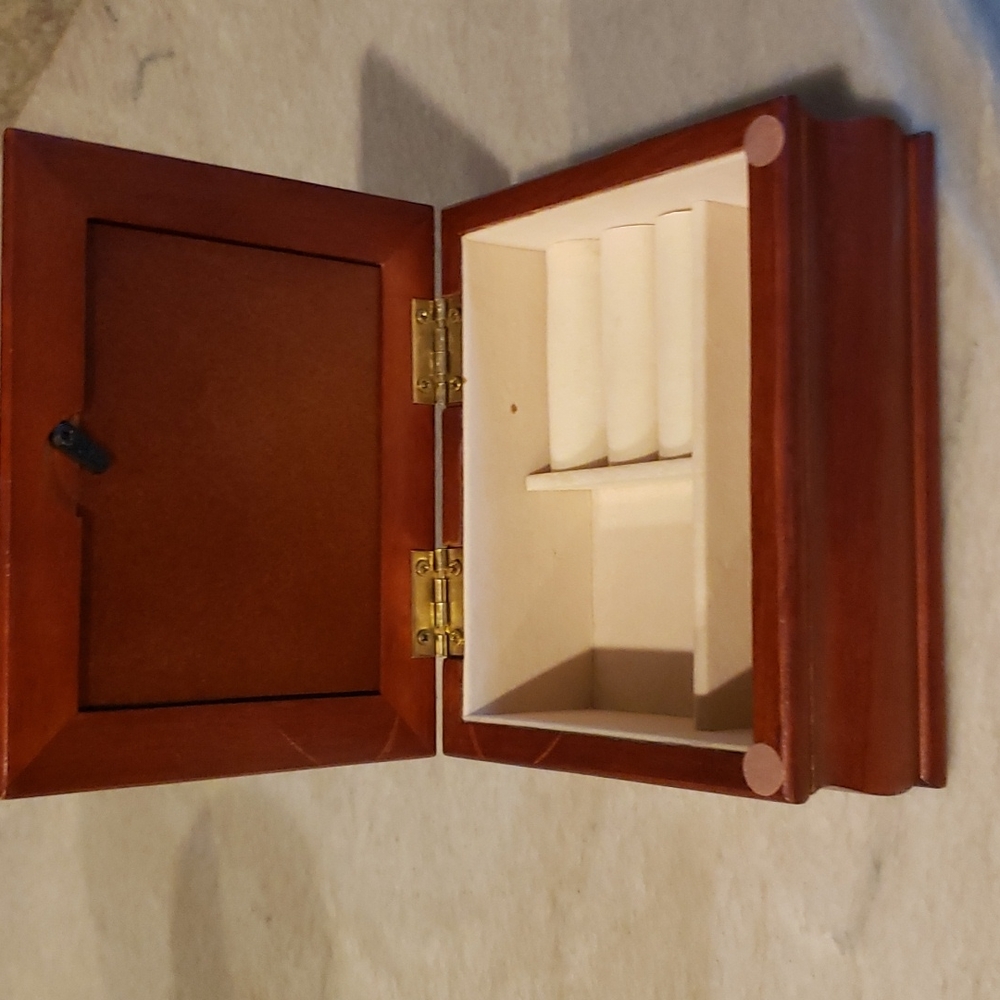 Jewelry Box - Picture 2 of 7